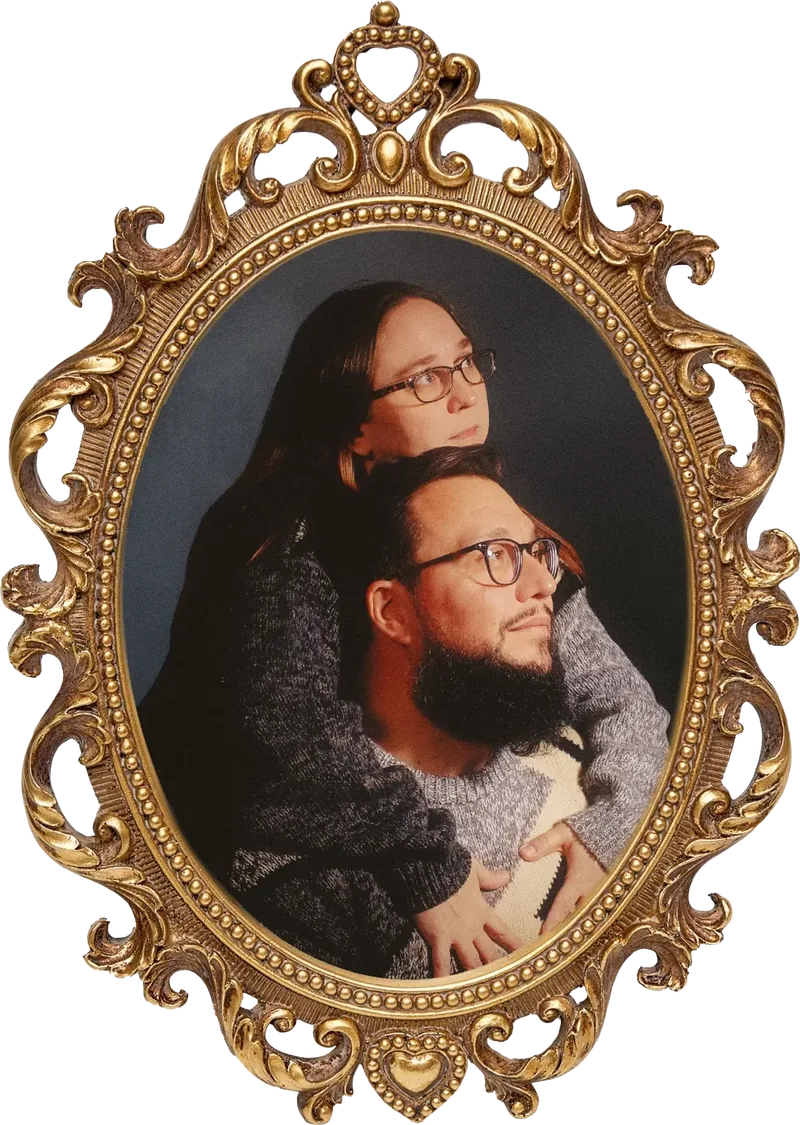 Chris and Lisa Bennett, photographed together in an ornate gilt oval picture frame